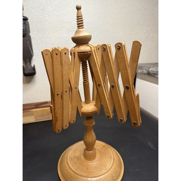 Wooden Tabletop Yarn Winder, Four-side Accordion-style Arms & Removable Top - Picture 9 of 11